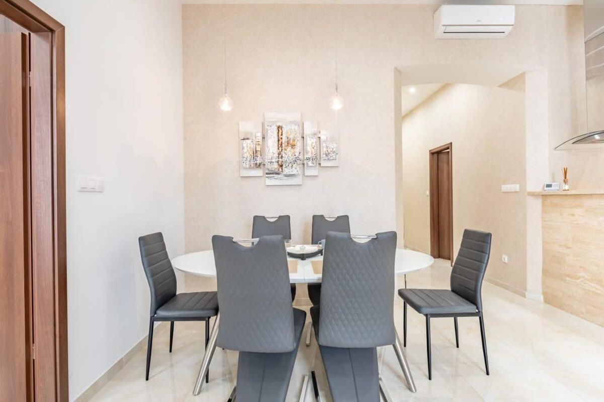 Splendid Perfectly Located Flat With Sauna Apartment Budapest Exterior photo